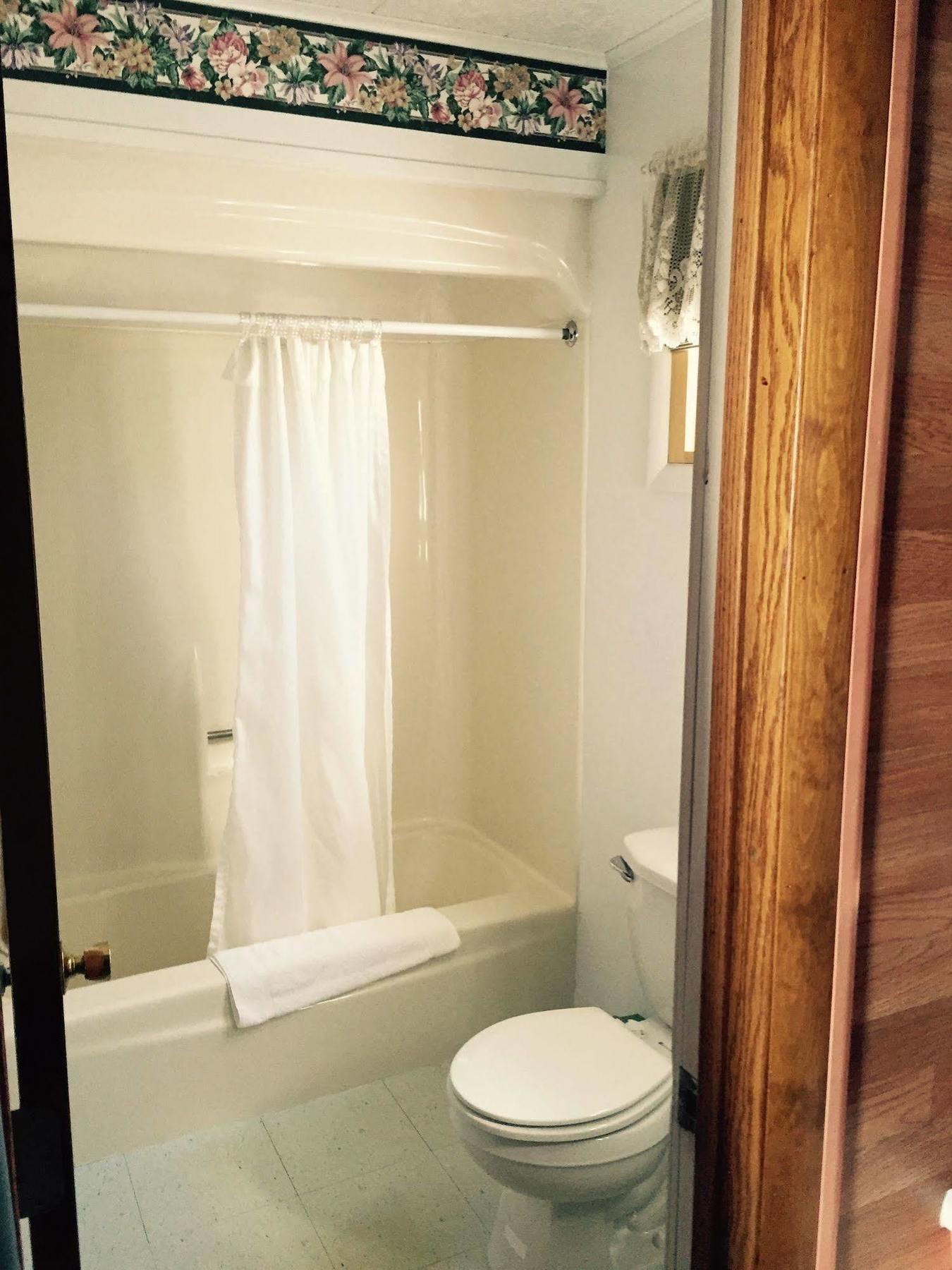 Vindel Motel Макино Сити Екстериор снимка